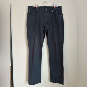 Men’s Brooks Brothers navy pants slacks. Stretch in the fabric. 34x30